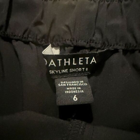 Athleta black paper bag style shorts size 6 - Picture 3 of 3